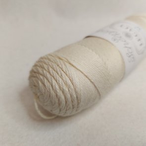 Legacy no 6 färg 089 Off White sticka virka kroka garn yarn handarbete handarbeta handarbetsboden i örebro närke hantverk