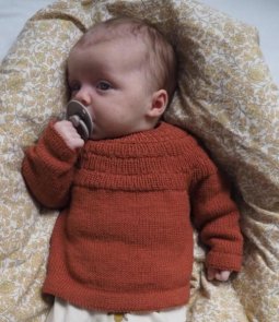 PetiteKnit Ankers blus mönster stickad tröja baby i merinoull