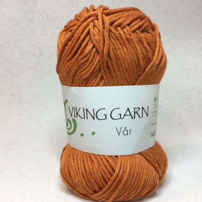 Vår färg 0453 orange mjukt och lättstickat lättvirkat bomullsgarn från viking